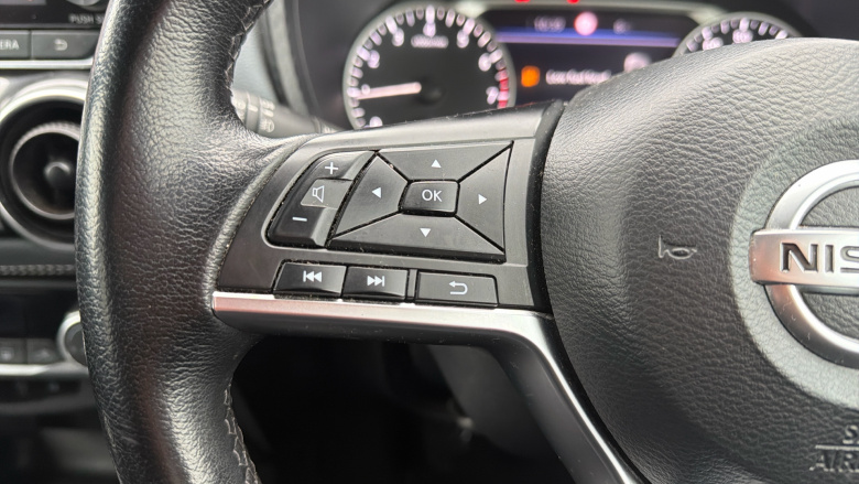 Nissan Juke 1.0 DiG-T N-Connecta 5dr Petrol Hatchback